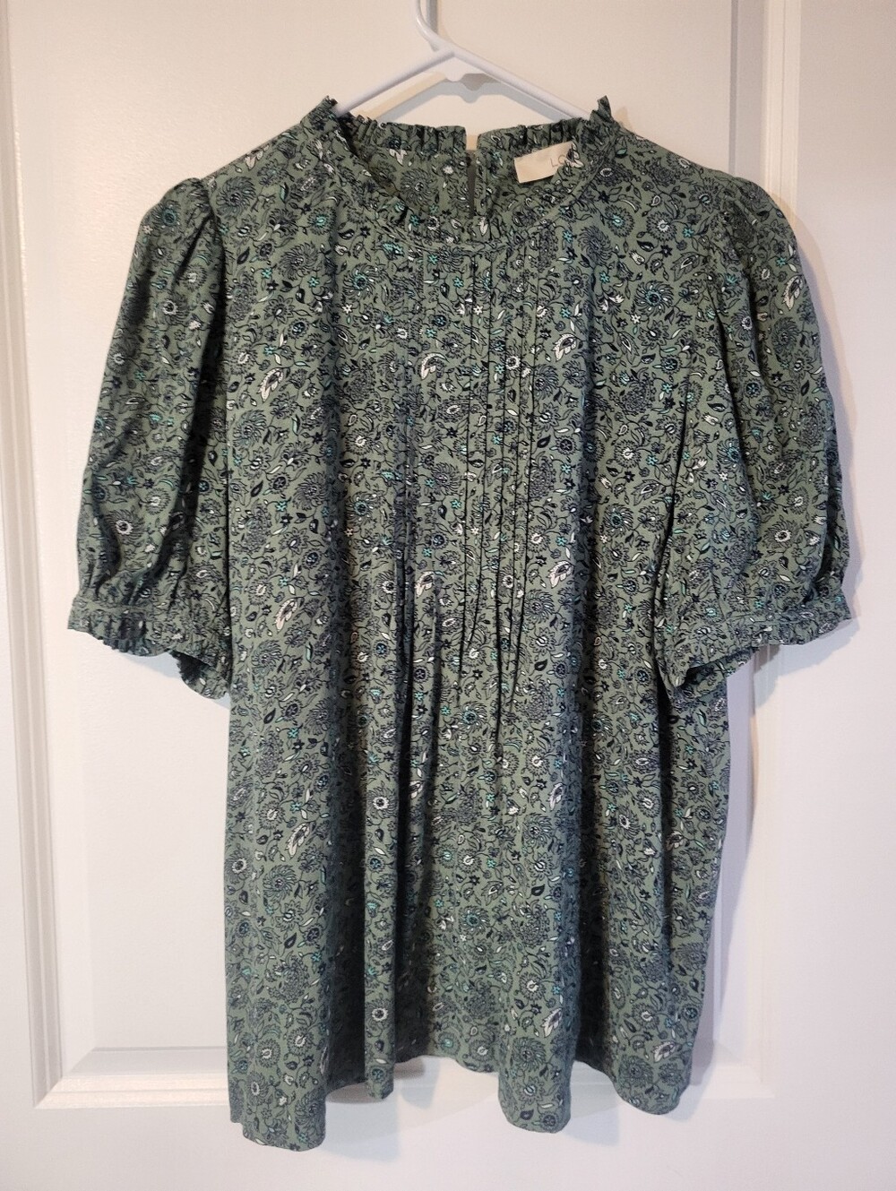 LOFT Green Paisley Pintuck Blouse